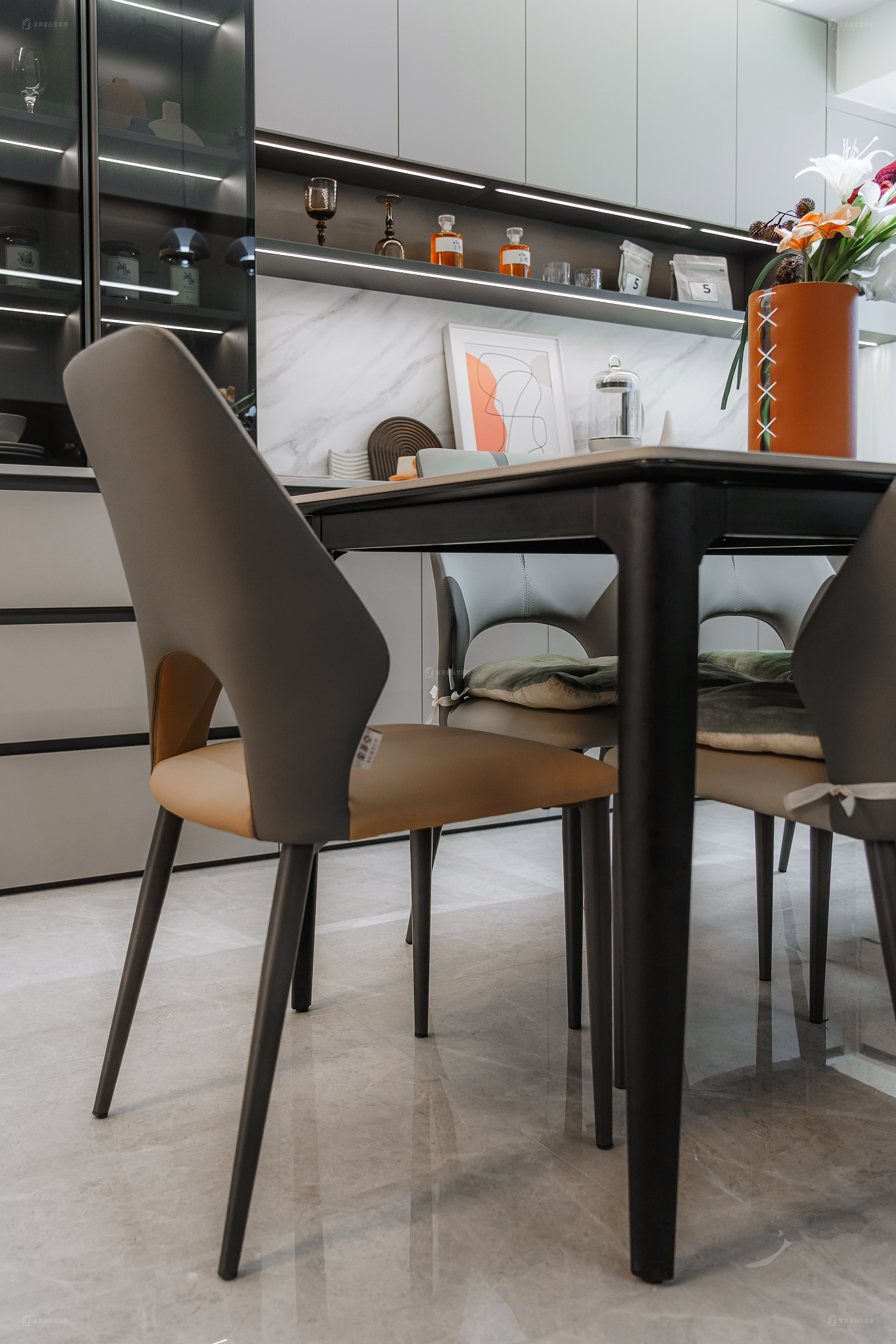 Bellagio Dining Table Set - Image 10